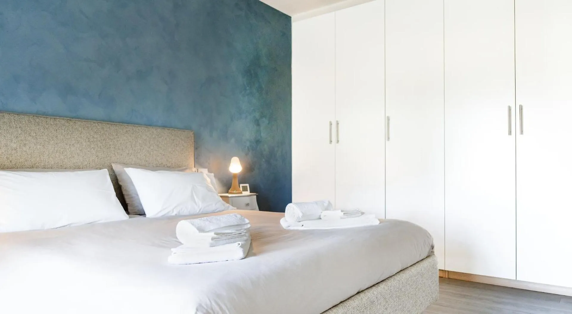 Апартаменты Gli Oleandri Sul Lago - Comfort E Relax Дезенцано-дель-Гарда
